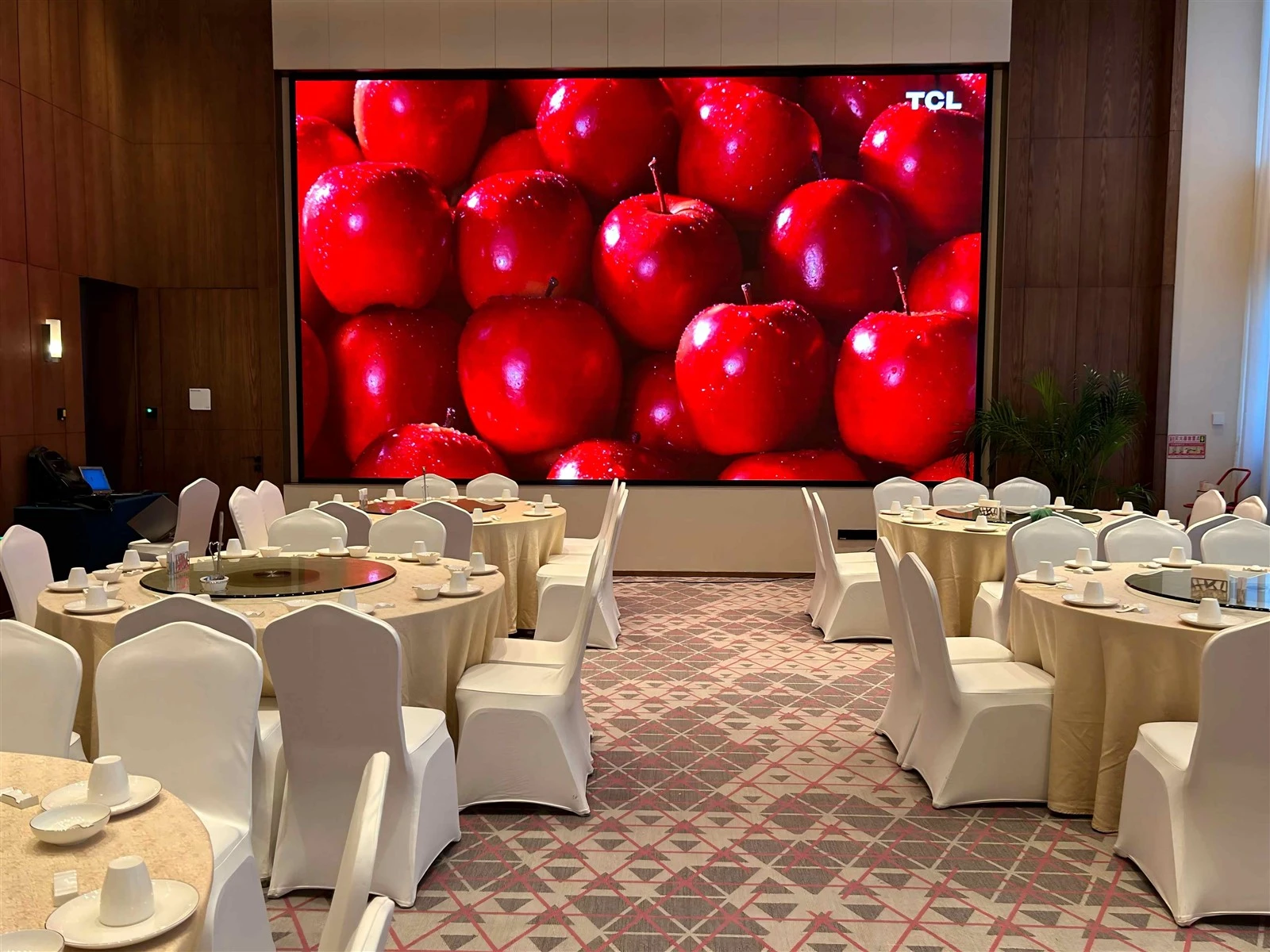 Indoor LED display1